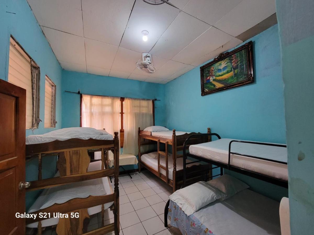 Hostel Rossy سان خوان ديل سور المظهر الخارجي الصورة