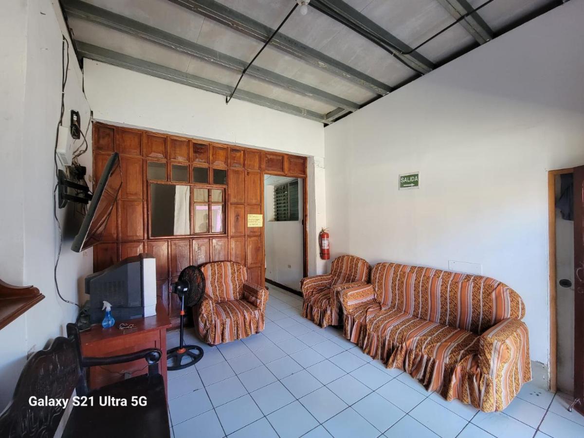 Hostel Rossy سان خوان ديل سور المظهر الخارجي الصورة